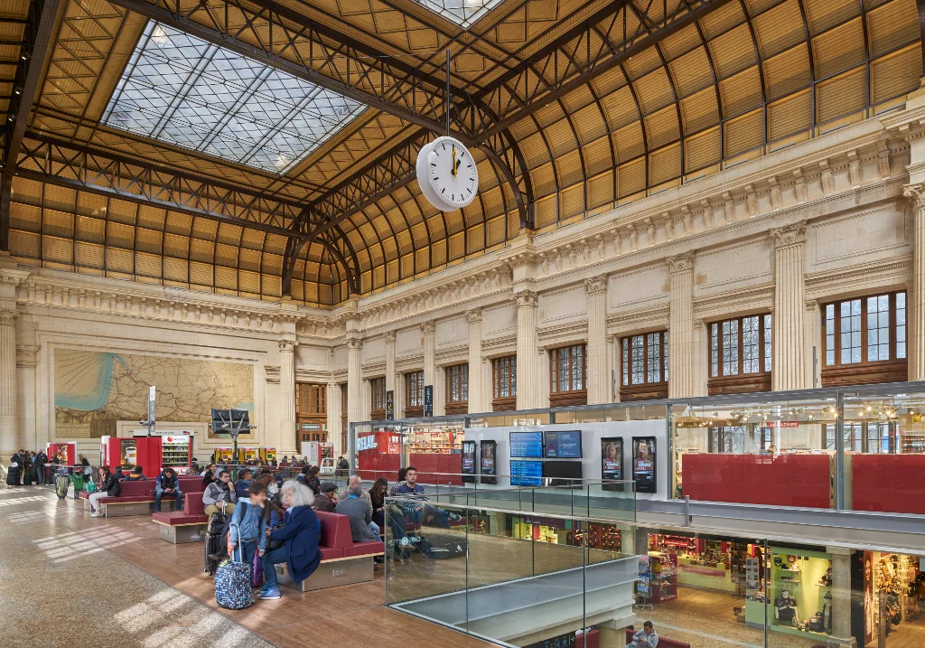 Interior hall of Bordeaux Saint-Jean train station